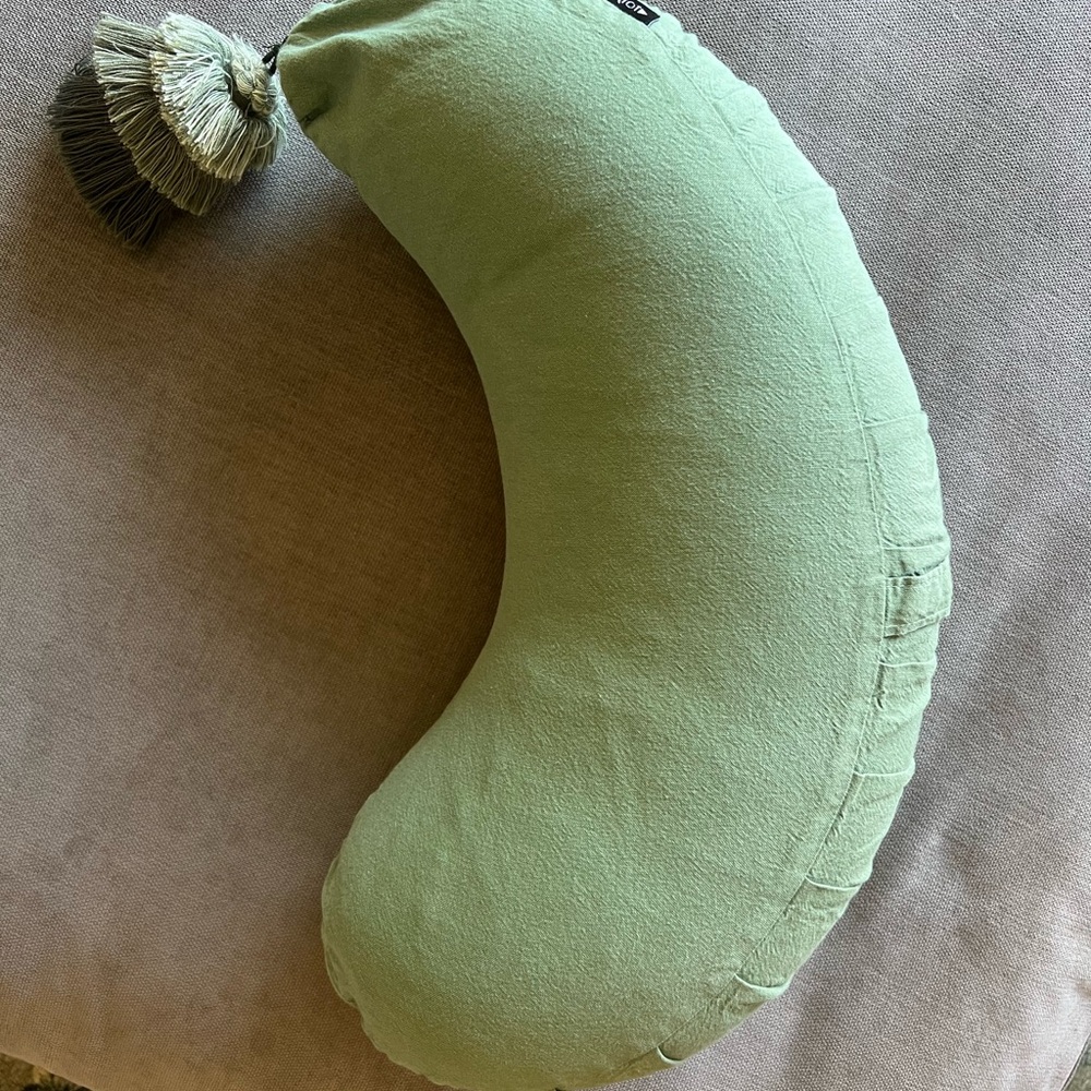 Dockatot Maman Wedge Nursing Pillow